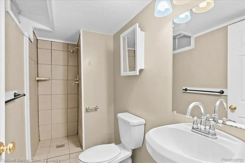 4820 Burchfield Avenue Lansing City MI 48910