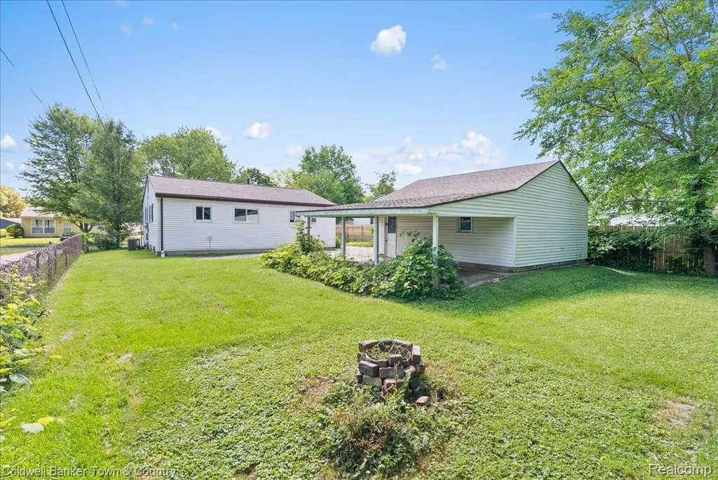 4820 Burchfield Avenue Lansing City MI 48910