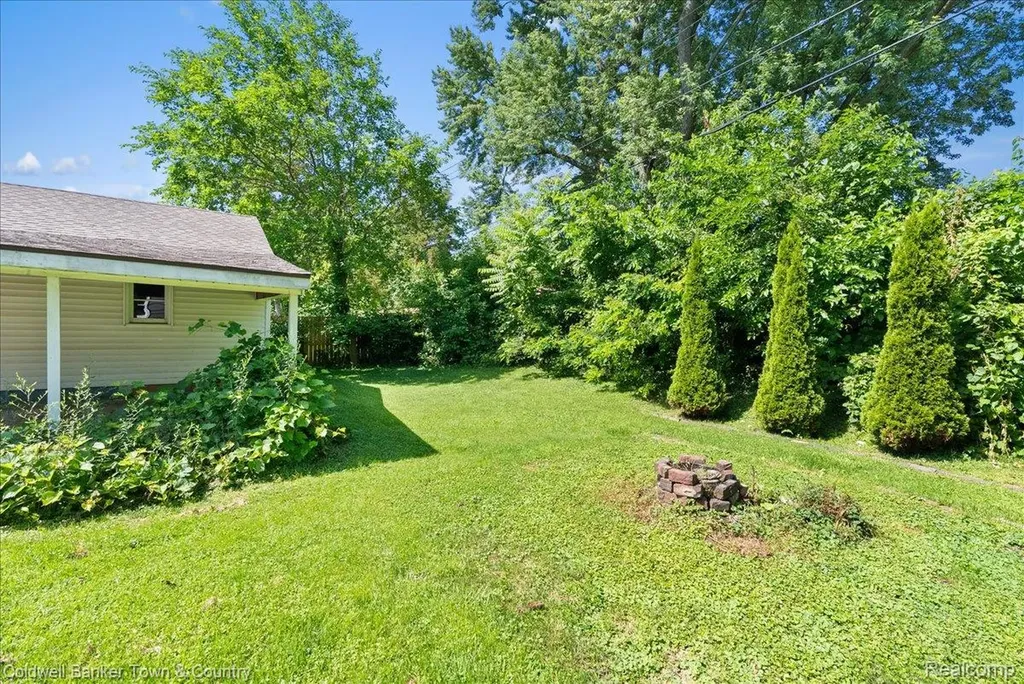 4820 Burchfield Avenue Lansing City MI 48910