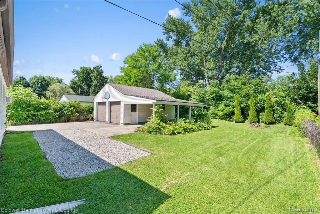 4820 Burchfield Avenue Lansing City MI 48910