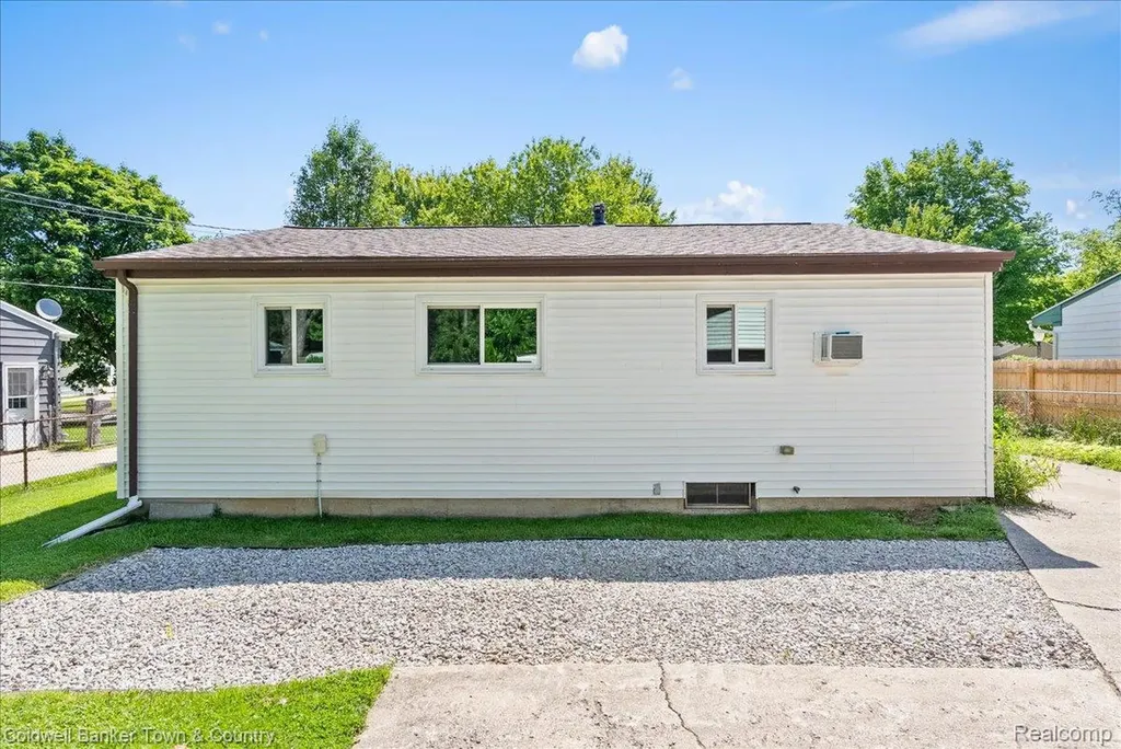 4820 Burchfield Avenue Lansing City MI 48910