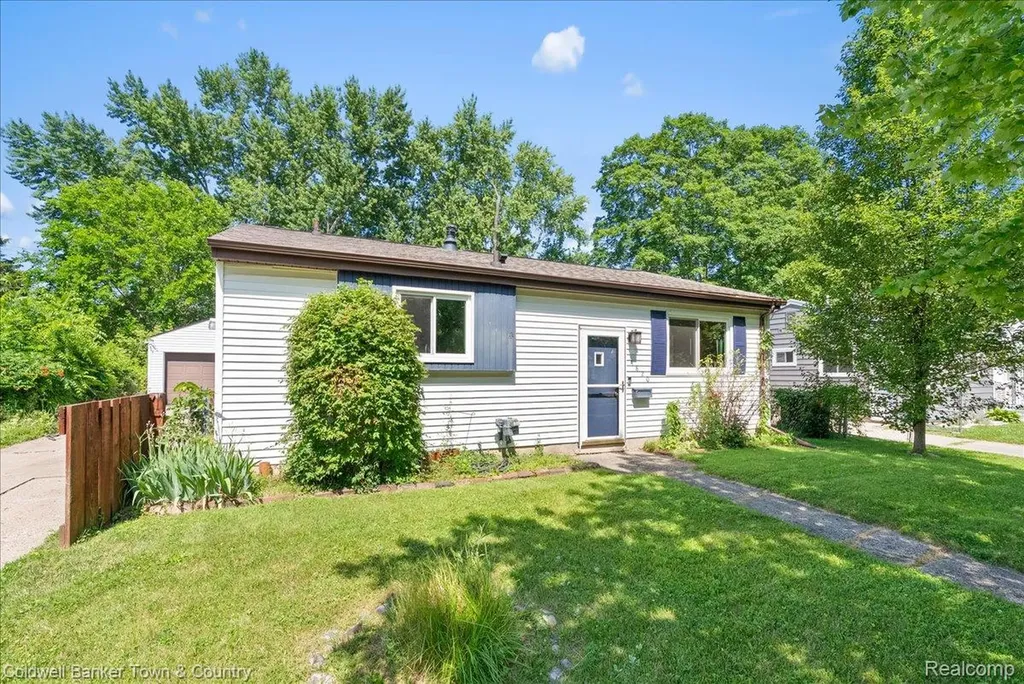 4820 Burchfield Avenue Lansing City MI 48910