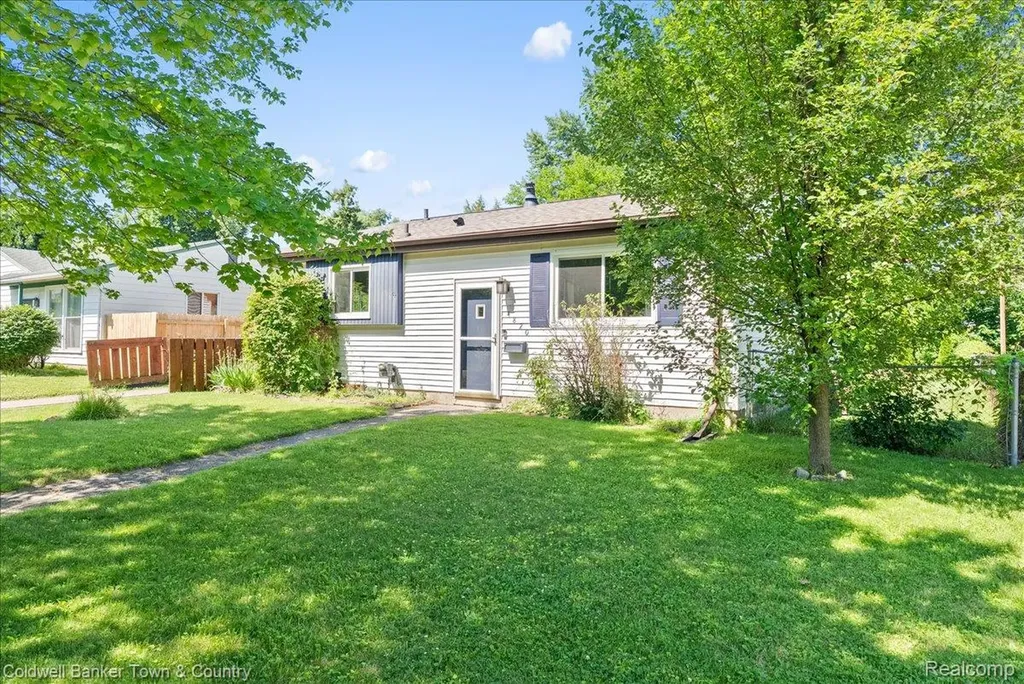 4820 Burchfield Avenue Lansing City MI 48910
