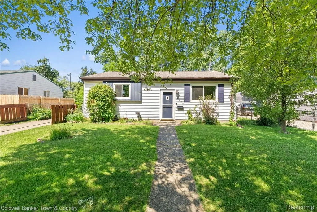 4820 Burchfield Avenue Lansing City MI 48910