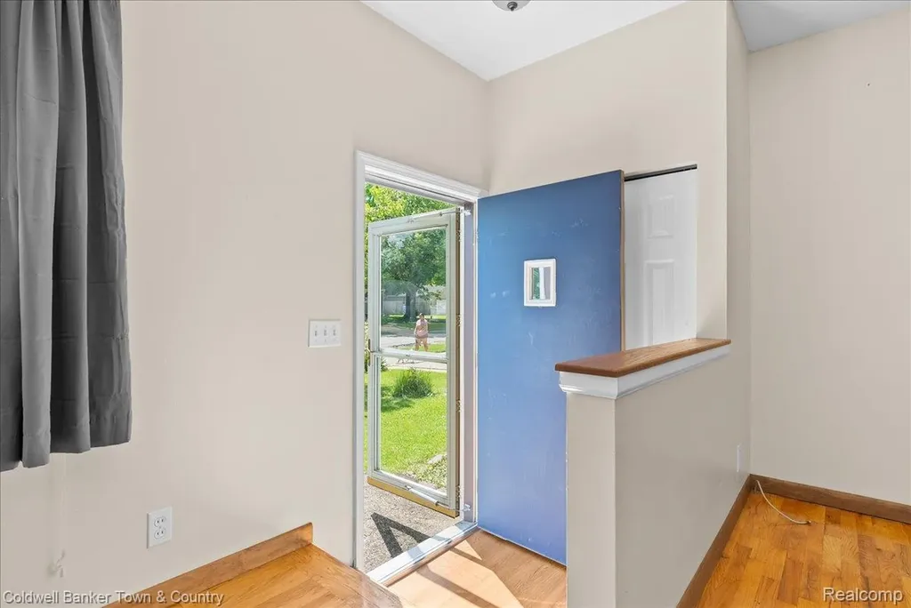 4820 Burchfield Avenue Lansing City MI 48910