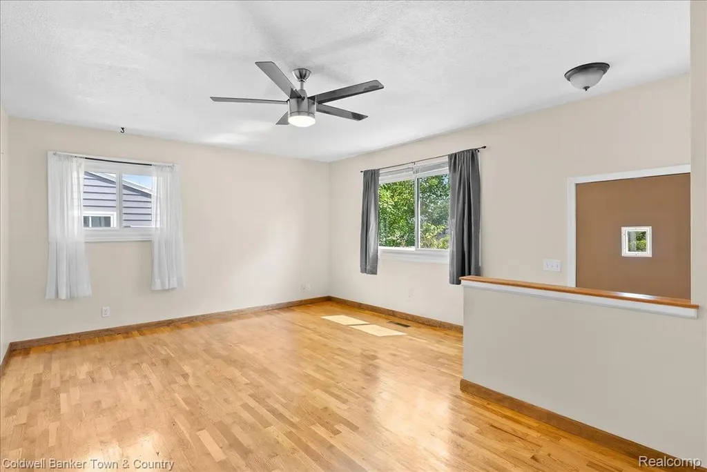 4820 Burchfield Avenue Lansing City MI 48910