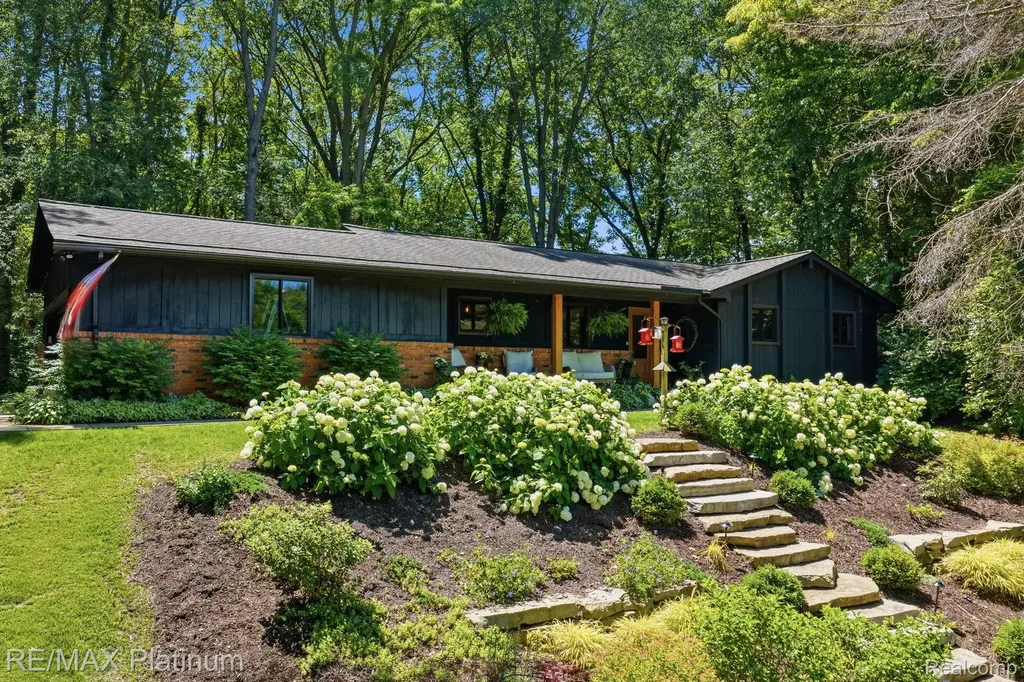 1245 Tracilee Drive Marion Township MI 48843