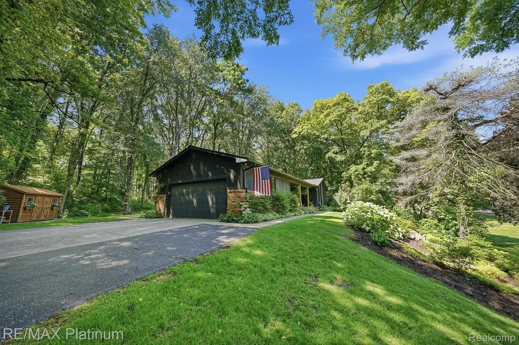 1245 Tracilee Drive Marion Township MI 48843