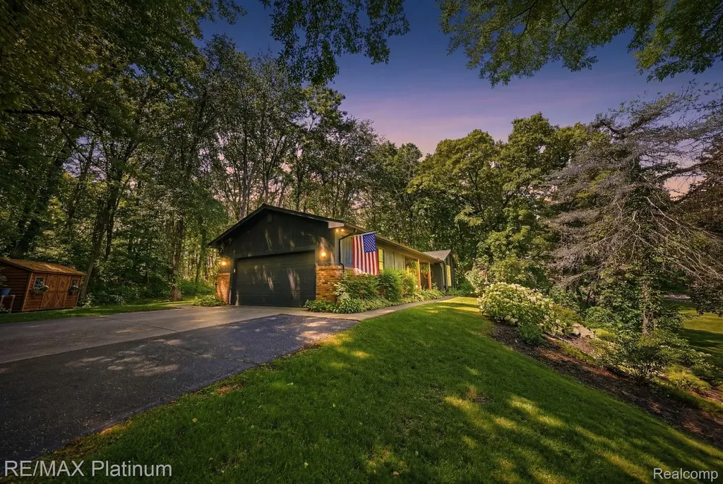 1245 Tracilee Drive Marion Township MI 48843