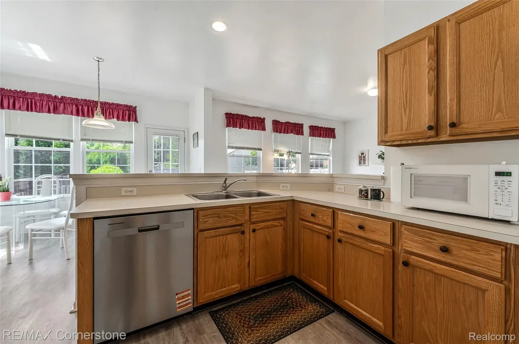 8307 Parkside Drive Westland City MI 48185