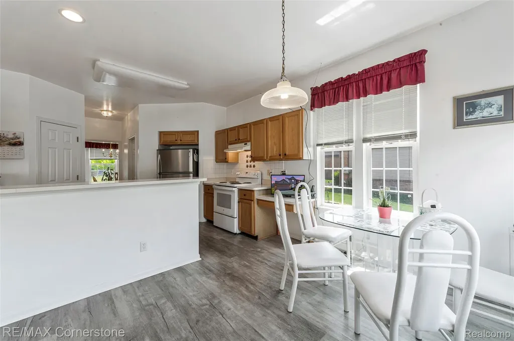 8307 Parkside Drive Westland City MI 48185