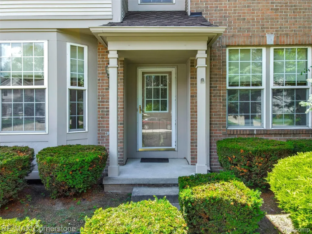 8307 Parkside Drive Westland City MI 48185