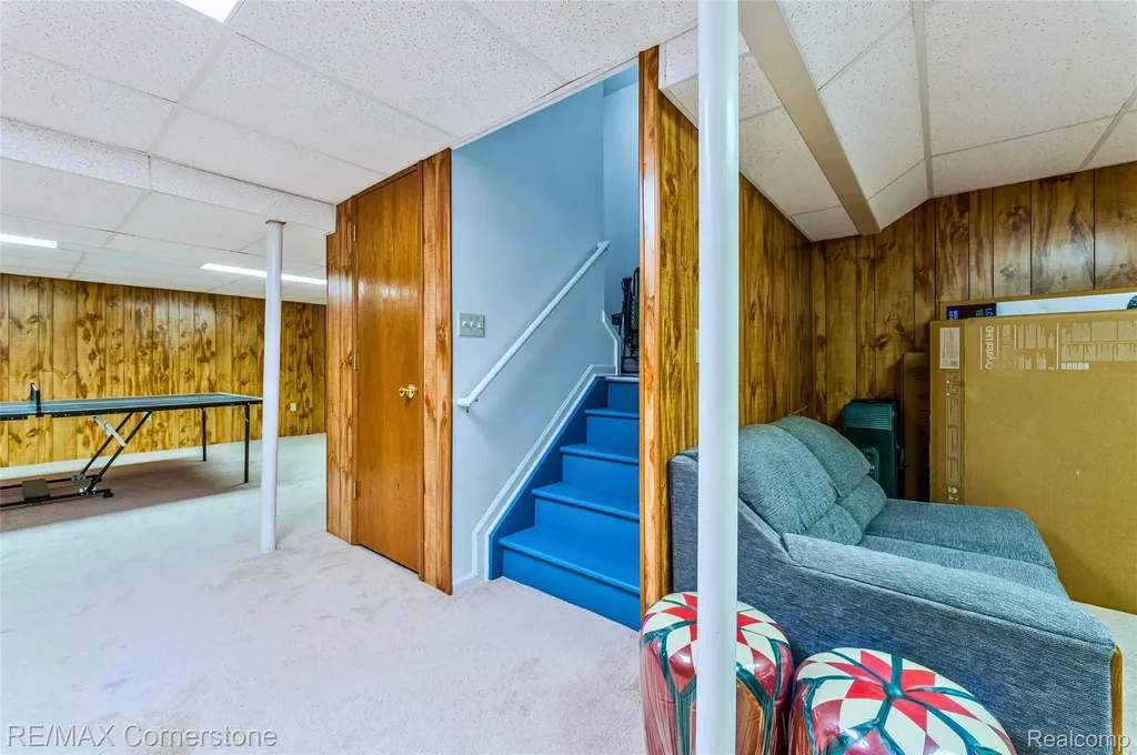8307 Parkside Drive Westland City MI 48185