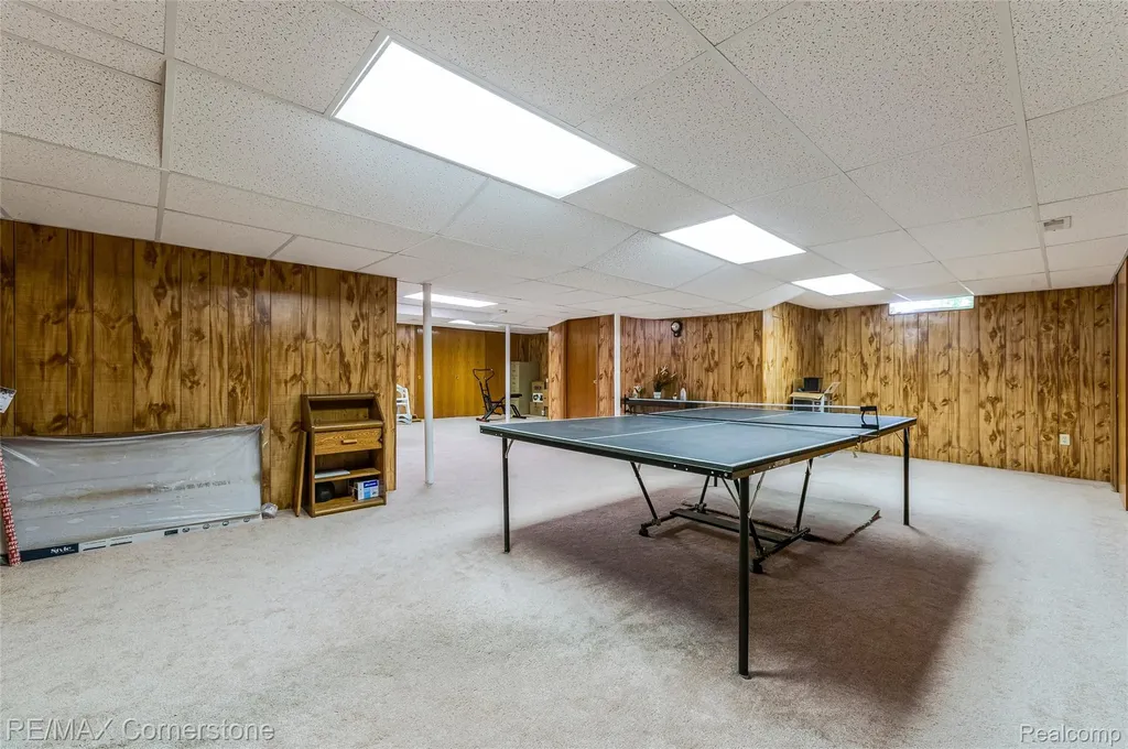 8307 Parkside Drive Westland City MI 48185