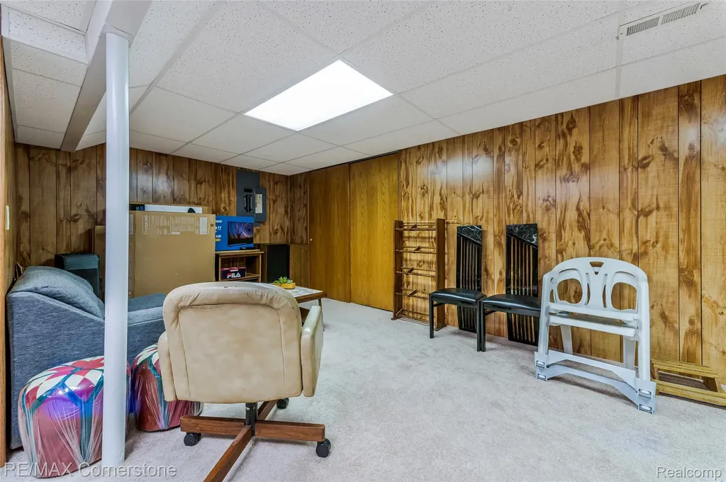 8307 Parkside Drive Westland City MI 48185
