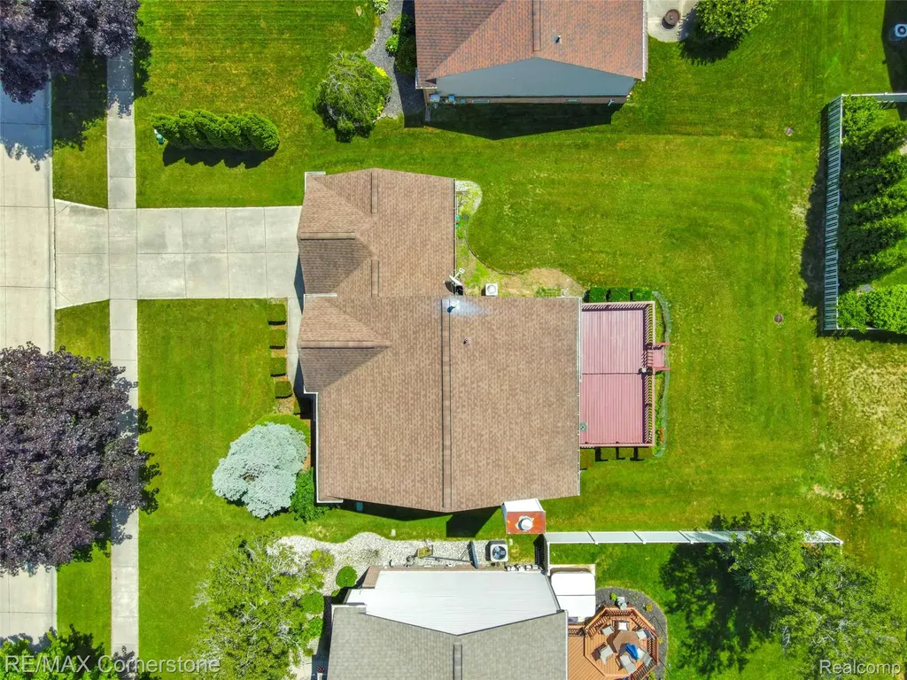 8307 Parkside Drive Westland City MI 48185