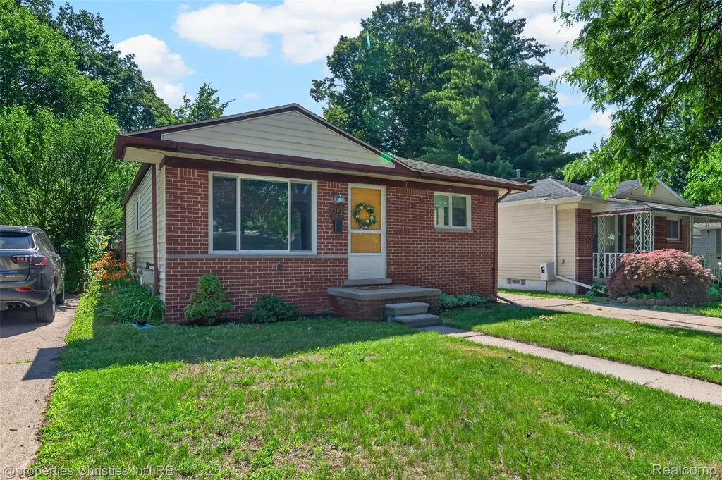 27856 Lenox Avenue Madison Heights City MI 48071