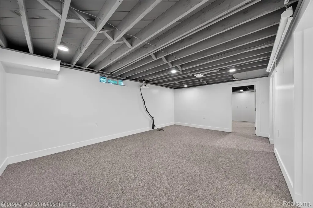 27856 Lenox Avenue Madison Heights City MI 48071