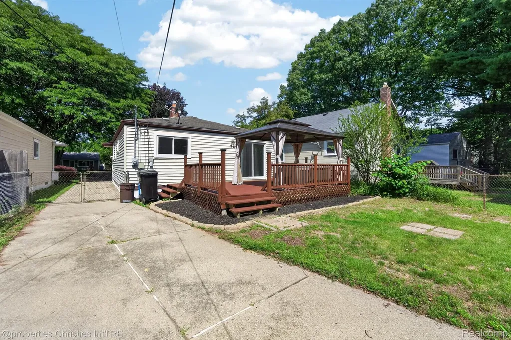 27856 Lenox Avenue Madison Heights City MI 48071