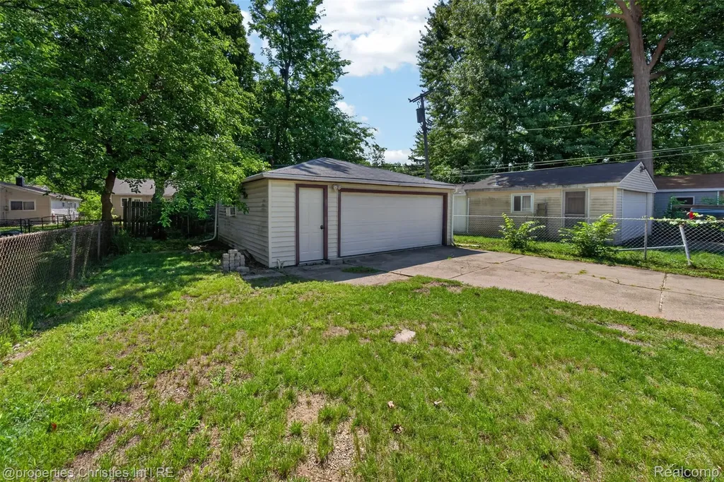 27856 Lenox Avenue Madison Heights City MI 48071