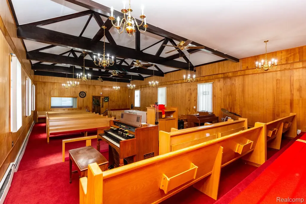 1196 Joslyn Avenue Pontiac City MI 48340