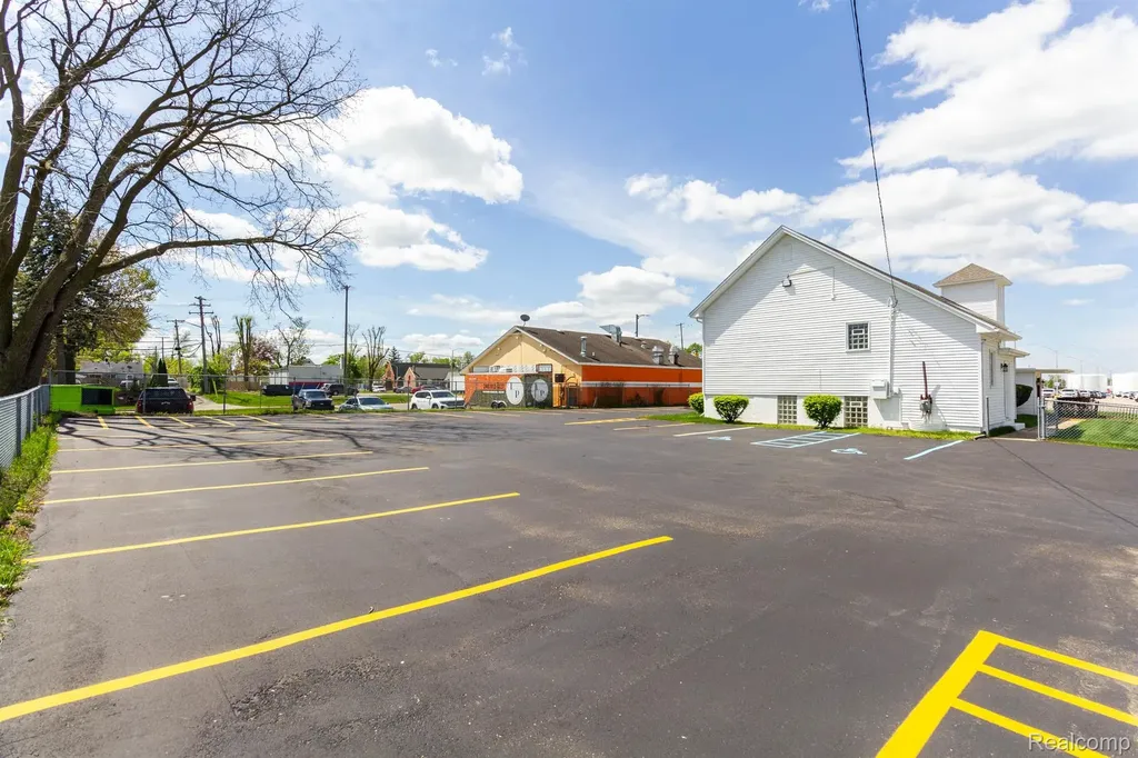1196 Joslyn Avenue Pontiac City MI 48340