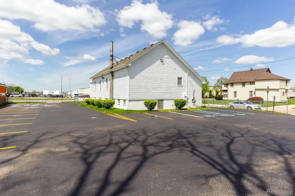 1196 Joslyn Avenue Pontiac City MI 48340