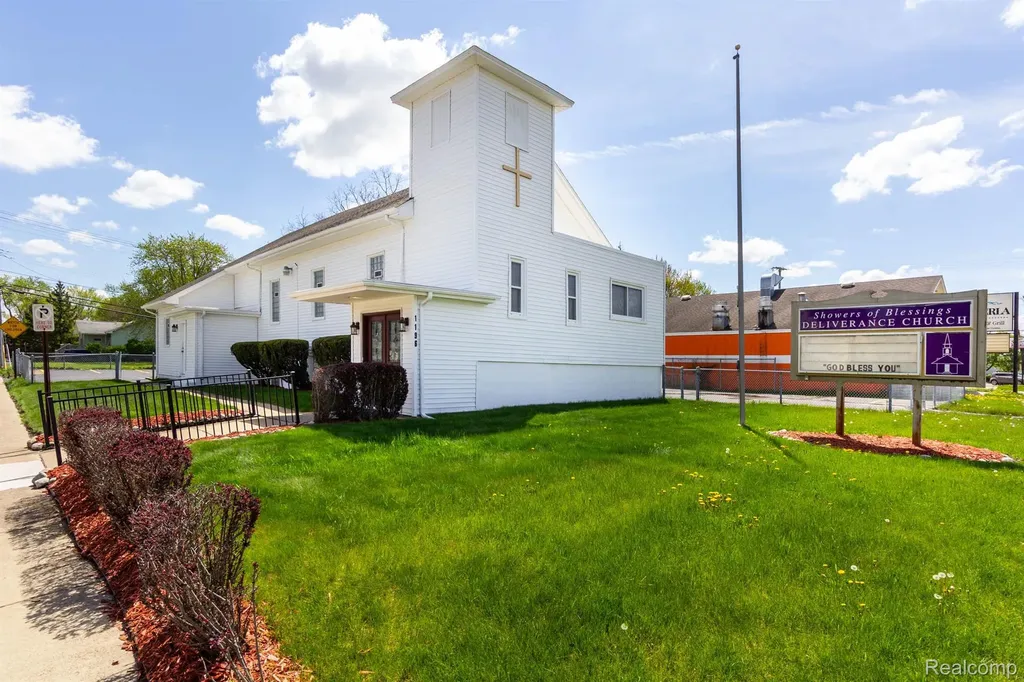 1196 Joslyn Avenue Pontiac City MI 48340