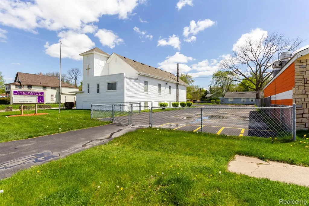 1196 Joslyn Avenue Pontiac City MI 48340