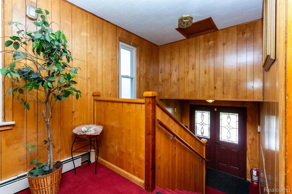 1196 Joslyn Avenue Pontiac City MI 48340