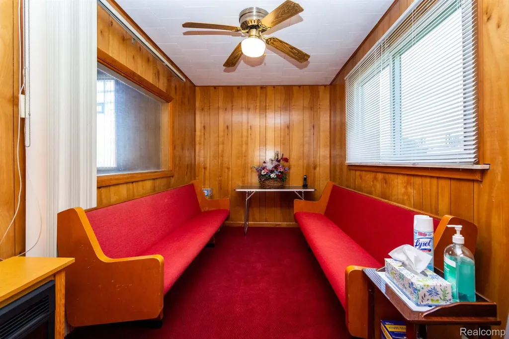 1196 Joslyn Avenue Pontiac City MI 48340