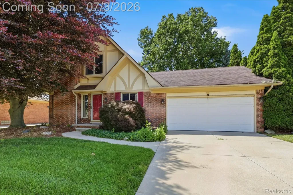 19714 Rosin Drive Clinton Charter Township MI 48038