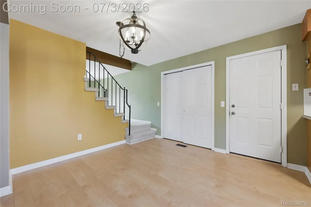 19714 Rosin Drive Clinton Charter Township MI 48038