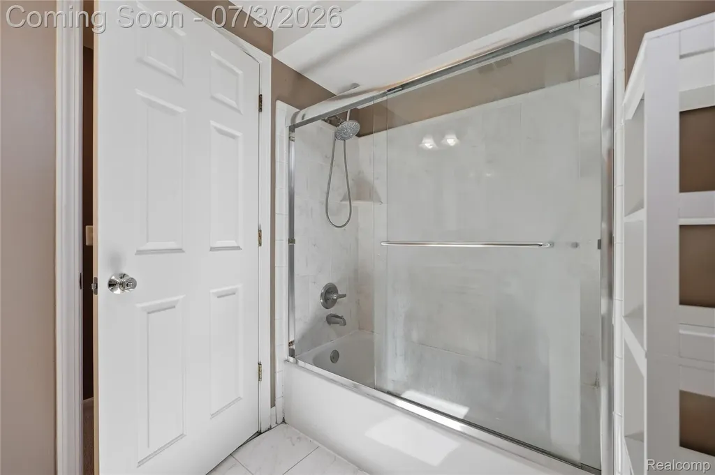 19714 Rosin Drive Clinton Charter Township MI 48038