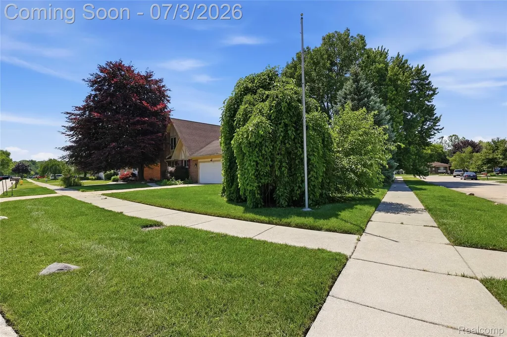 19714 Rosin Drive Clinton Charter Township MI 48038