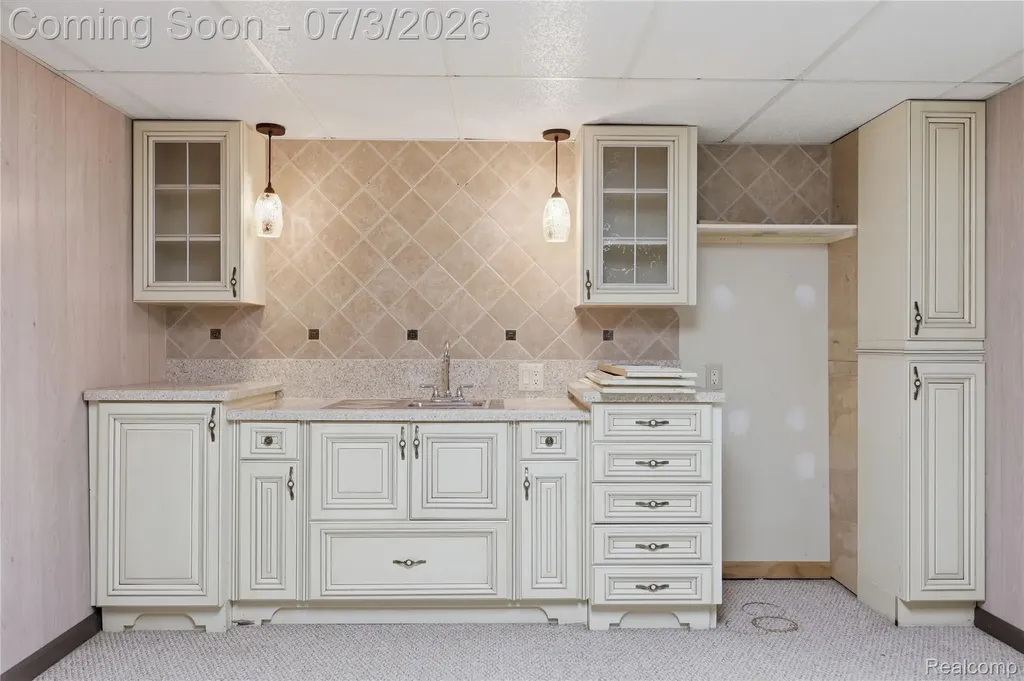 19714 Rosin Drive Clinton Charter Township MI 48038