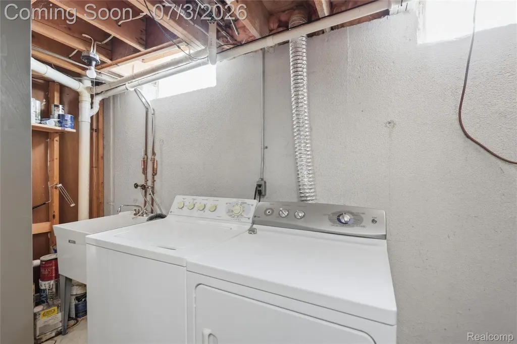 19714 Rosin Drive Clinton Charter Township MI 48038