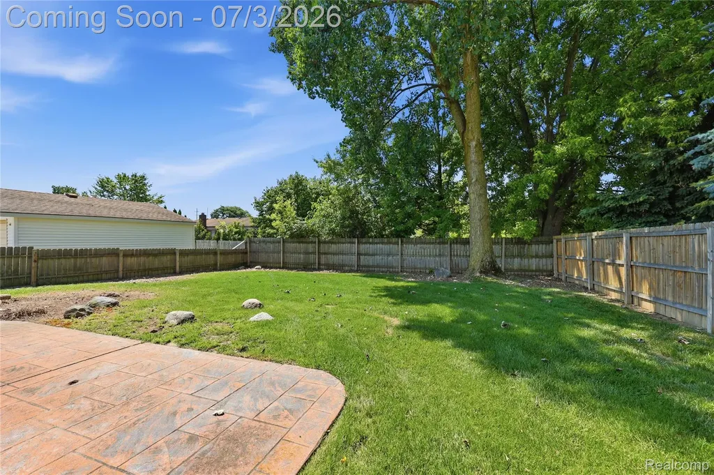19714 Rosin Drive Clinton Charter Township MI 48038