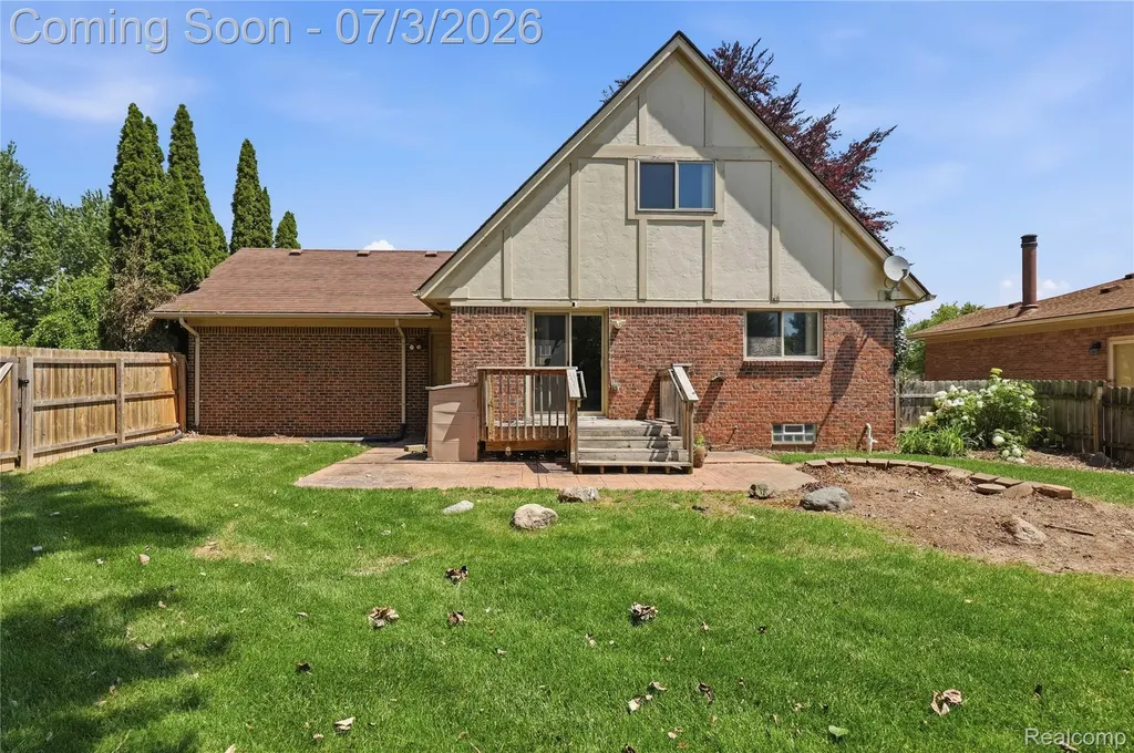 19714 Rosin Drive Clinton Charter Township MI 48038