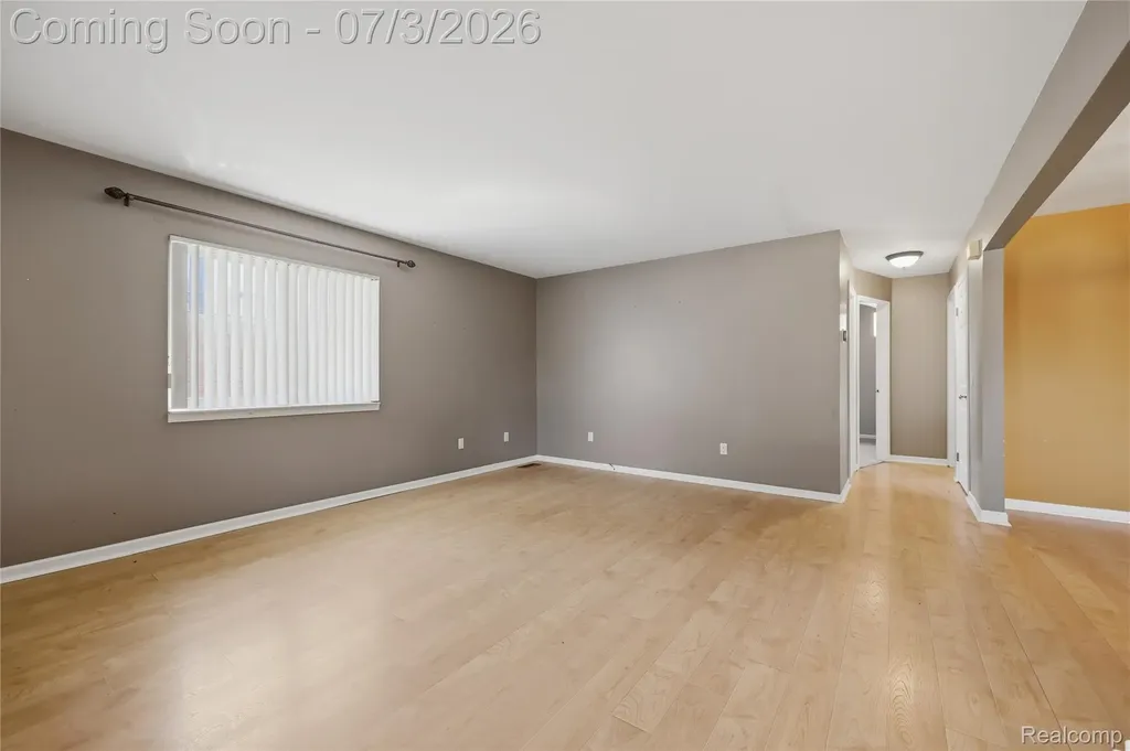 19714 Rosin Drive Clinton Charter Township MI 48038
