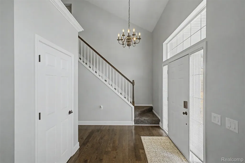8179 Creekside Drive Westland City MI 48185