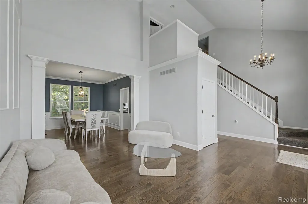8179 Creekside Drive Westland City MI 48185