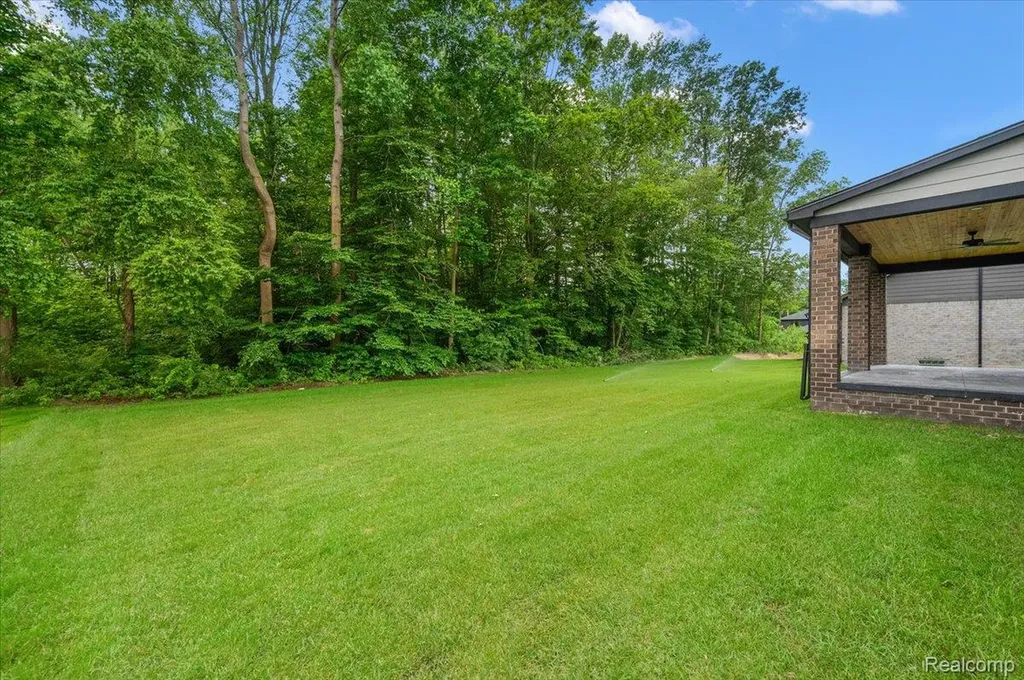 24318 Tullymore Drive Macomb Township MI 48042