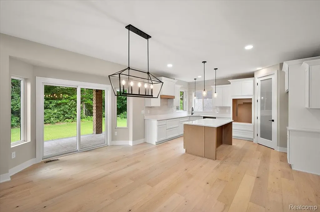 24318 Tullymore Drive Macomb Township MI 48042