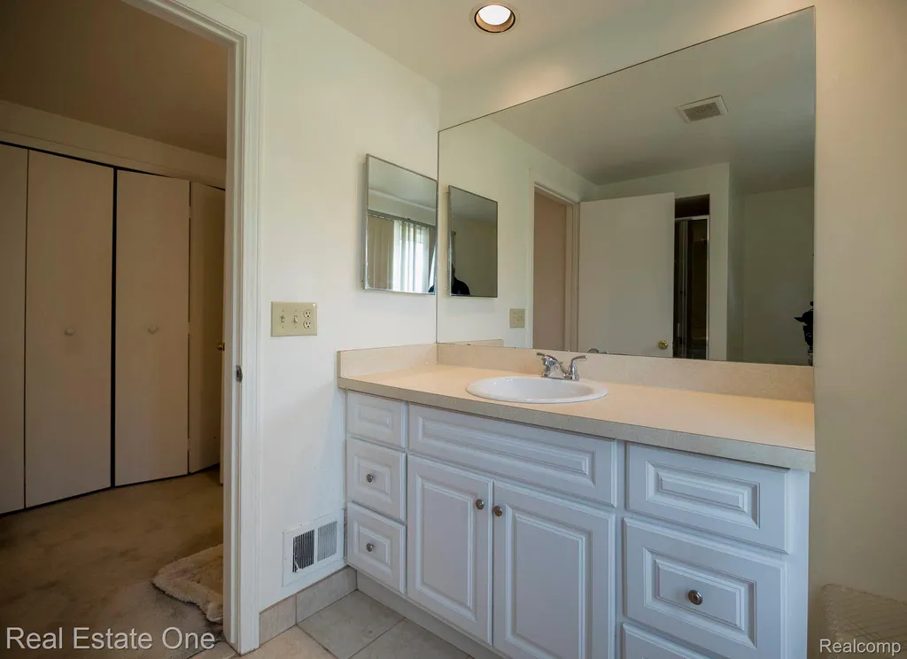 4259 Pinecroft Court West Bloomfield Charter Township MI 48322
