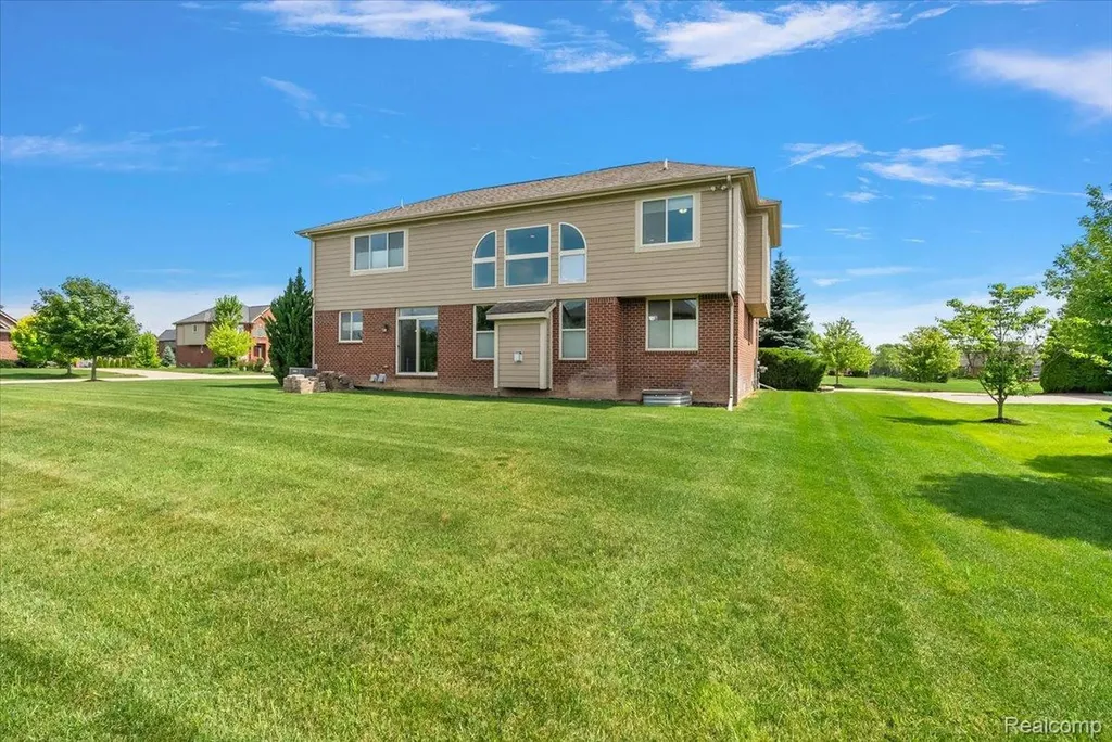 23001 Bentley Drive Lyon Charter Township MI 48167