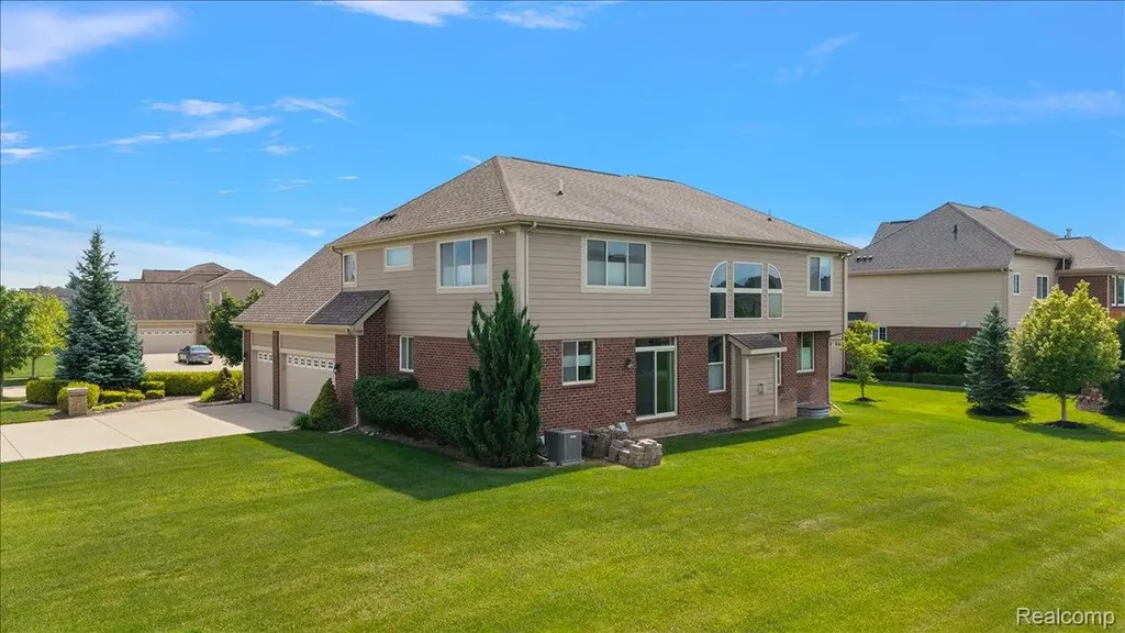 23001 Bentley Drive Lyon Charter Township MI 48167