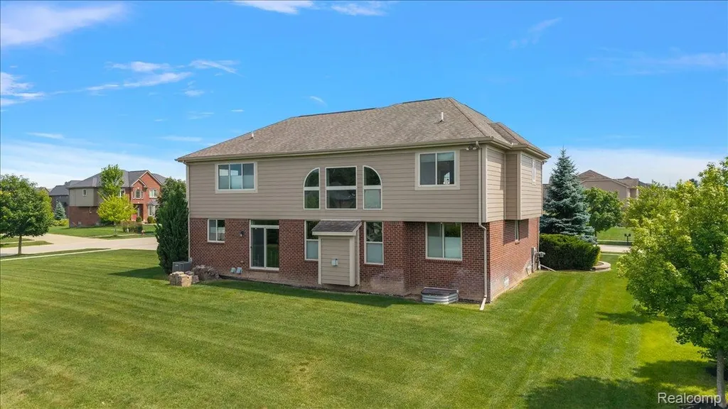 23001 Bentley Drive Lyon Charter Township MI 48167