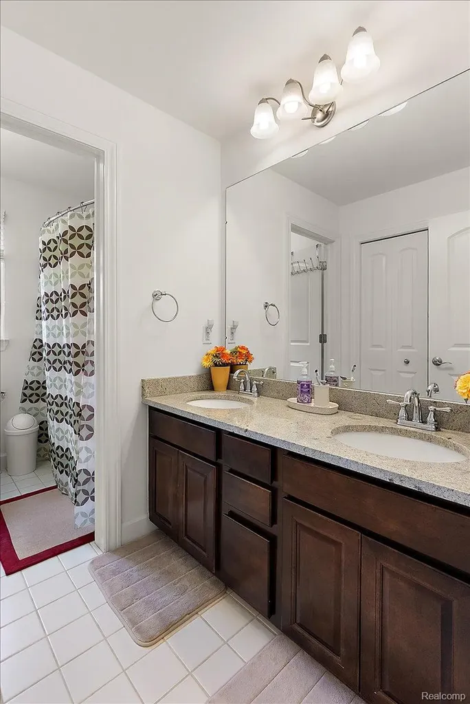 23001 Bentley Drive Lyon Charter Township MI 48167