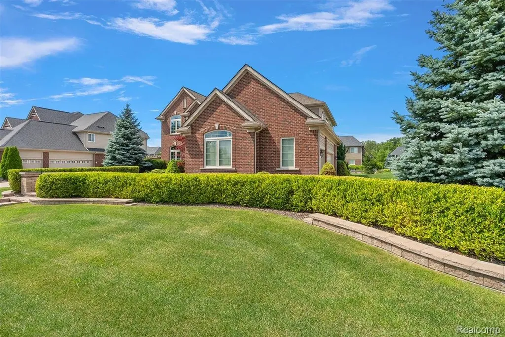 23001 Bentley Drive Lyon Charter Township MI 48167